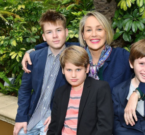 Η  Σάρον Στόουν επιτελούς ανεβάζει φώτο με τους 3 γιους της - Μεγάλωσα κουκλιά!   - Κυρίως Φωτογραφία - Gallery - Video