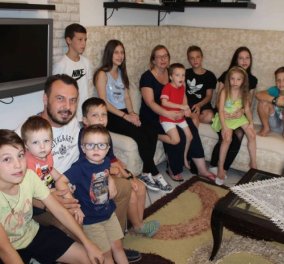 Story of the day: Συνοδός απορριμματοφόρου στη Θεσσαλονίκη έχει 11 παιδιά! Περιμένουν το 12ο - Η καθημερινότητα στο σπίτι - Κυρίως Φωτογραφία - Gallery - Video