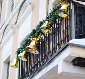 Δείτε υπέροχες ιδέες για το πως μπορείτε να διακοσμήσετε το μπαλκόνι σας φέτος τα Χριστούγεννα (φωτό) - Κυρίως Φωτογραφία - Gallery - Video