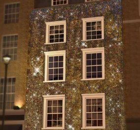 Είναι γεγονός! Το πρώτο glitter ξενοδοχείο άνοιξε στο Λονδίνο και περιμένει τους επισκέπτες για μια μοναδική εμπειρία (φωτό)