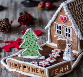 Άκης Πετρετζίκης: Εντυπωσιακά, μπισκοτένια σπιτάκια για να μοσχομυρίσει το σπίτι σας Χριστούγεννα!