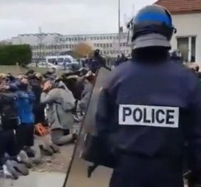 Πρωτοφανές σκηνικό στη Γαλλία: Αστυνομικοί γονατίζουν τους μαθητές, τα χέρια δεμένα στις πλάτες για σύλληψη