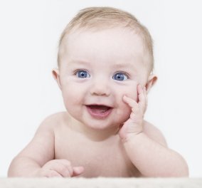 Απαλό κι αργό χάιδεμα στο μωρό μειώνει τον πόνο λένε οι ερευνητές της Οξφόρδης - Κυρίως Φωτογραφία - Gallery - Video