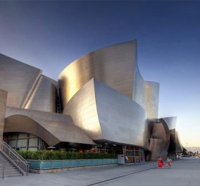  20+ αρχιτεκτονικά "θαύματα" του Frank Gehry: Μοιάζουν να είναι βγαλμένα από ταινία - Φώτο