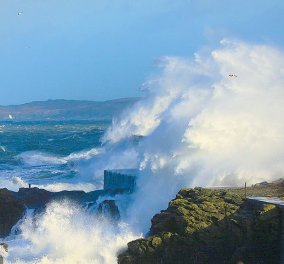 Κύματα καταπίνουν την Μεγάλη Βρετανία: Απίστευτο βίντεο με τους ανέμους να δυναμώνουν όλο & περισσότερο!  - Κυρίως Φωτογραφία - Gallery - Video
