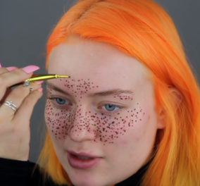 Το πιο fail βίντεο: Πασίγνωστη Youtuber πήγε να κάνει ψεύτικες φακίδες στο πρόσωπο της και τελικά δεν έβγαιναν!