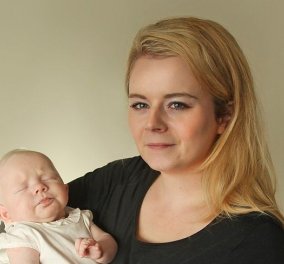 Story of the day: 22χρονη διαγνώσθηκε ως στείρα αλλά ξαφνικά έφερε στον κόσμο ένα μωρό αλμπίνο (φωτό) - Κυρίως Φωτογραφία - Gallery - Video