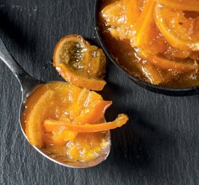 Η Αργυρώ Μπαρμπαρήγου δημιουργεί την ωραιότερη μαρμελάδα πορτοκάλι και κλείνει τα αρώματα του χειμώνα σε ένα βαζάκι  - Κυρίως Φωτογραφία - Gallery - Video