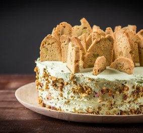 Η τούρτα που έφτιαξε ο Άκης Πετρετζίκης για τους Γιάννηδες και τις Ιωάννες - Εσείς ετοιμάστε του Αντώνη - Κυρίως Φωτογραφία - Gallery - Video