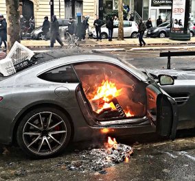Φώτο & βίντεο: "Κίτρινος πυρετός" στο Παρίσι: έκαψαν Porsche και Ferrari για ένα ακόμη Σαββατοκύριακο οι διαδηλωτές 