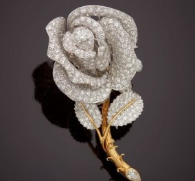 "In Bloom":  Σπάνια διαμαντένια λουλούδια από διάσημους οίκους κοσμημάτων στο "σφυρί" από τους Sotheby's (φώτο)