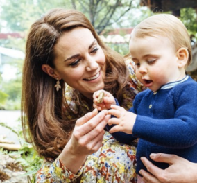 Τι όμορφη οικογένεια! Η Κέιτ και ο Πρίγκιπας Ουίλιαμ βόλτα με παιδιά τους στους υπέροχους κήπους του Παλατιού (φωτό & βίντεο) - Κυρίως Φωτογραφία - Gallery - Video