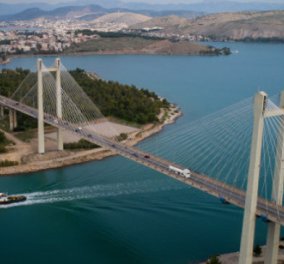 Τραγωδία στην Εύβοια: Ταξιτζής αυτοκτόνησε πέφτοντας από την γέφυρα της Χαλκίδας (φώτο)