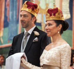 Πριγκιπικός γάμος στη Σερβία: Ποιοι Έλληνες ήταν εκεί – Εντυπωσίασε η νύφη με το γοργονέ φόρεμα & την τεράστια κορώνα (φωτό)