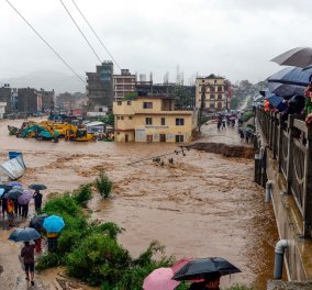Τραγωδία στο Νεπάλ: Τους 55 έφτασαν οι νεκροί από τις πλημμύρες, χιλιάδες οι εκτοπισμένοι (φώτο-βίντεο)