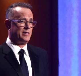 Ο Tom Hanks γιορτάζει τα 63 του στην Αντίπαρο – Η εκπληκτική βουτιά από το σκάφος (βίντεο)