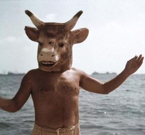 Μισός άνθρωπος, μισός ταύρος, ποιος είναι; Ο διασημότερος ζωγράφος όλων των εποχών φωτογραφίζεται το 1949!  - Κυρίως Φωτογραφία - Gallery - Video