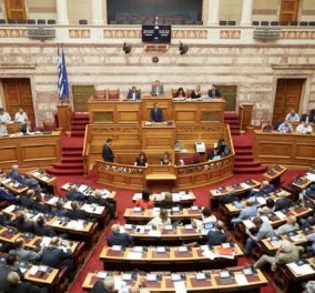 Ψηφίζεται σήμερα το διυπουργικό νομοσχέδιο - Αναμένονται παρεμβάσεις Τσίπρα και Μητσοτάκη