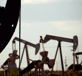 Eπιθέσεις στις πετρελαϊκές εγκαταστάσεις της Σ. Αραβίας: Ανησυχία για την τιμή του πετρελαίου – Φόβοι για αύξηση στη βενζίνη