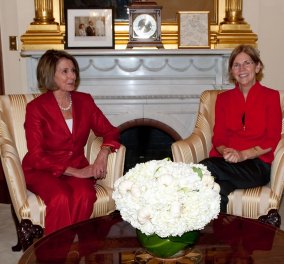 Ελίζαμπεθ Ουόρεν & Νάνσι Πελόσι : Οι δύο ισχυρές γυναίκες που απειλούν τον Ντόναλντ Τραμπ 