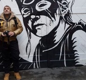 Ο Σπύρος Χαριτάτος στο τείχος του Βερολίνου μπροστά στο διάσημο "αδερφικό φιλί του σοσιαλισμού" - Το συγκλονιστικό αφιέρωμα (φώτο-βίντεο) - Κυρίως Φωτογραφία - Gallery - Video