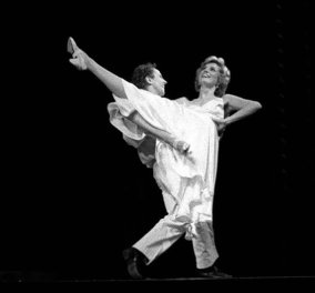 Σπάνιες Vintage Pics: Η μυστική παράσταση χορού που έδωσε η Πριγκίπισσα Νταϊάνα στην Royal Opera House - Παρτενέρ της ο διάσημος χορευτής Wayne Sleep   - Κυρίως Φωτογραφία - Gallery - Video