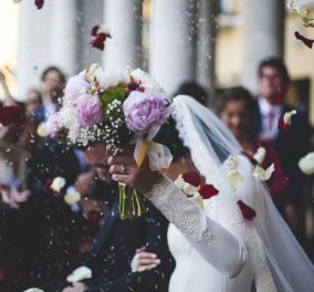 "Σ' αγαπώ δεν παντρεύεσαι άλλη" ούρλιαξε & εισέβαλε στο γάμο του πρώην της (βίντεο)