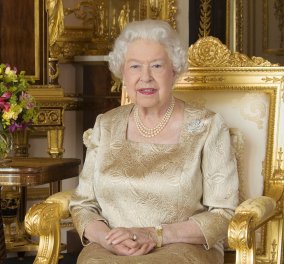 Η νέα επίσημη φωτογραφία της Βασίλισσας Ελισάβετ με τους διαδόχους του θρόνου της - Ο γιος Κάρολος - ο εγγονός Ουίλιαμ ο δισέγγονος Τζορτζ (φώτο) - Κυρίως Φωτογραφία - Gallery - Video