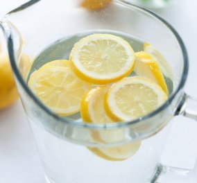 Θέλετε να βελτιώσετε την υγεία σας με φυσικό τρόπο; Πιείτε νερό με λεμόνι! - Κυρίως Φωτογραφία - Gallery - Video