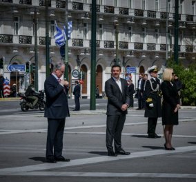 Φωτορεπορτάζ 25η Μαρτίου: Όλοι οι πολιτικοί αρχηγοί της Ελλάδας σε απόσταση αλλά και μαζί – Ιδιαίτερου συμβολισμού εικόνες