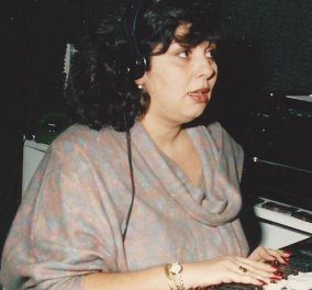 Λένα Μαντά- Vintage: Το ωραίο προσωπάκι της μπροστά στη ραδιοφωνική κονσόλα το 1993 - Διηγείται με τον δικό της μοναδικό τρόπο (φωτό) - Κυρίως Φωτογραφία - Gallery - Video
