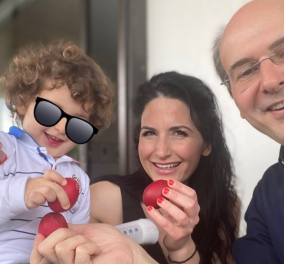 Το οικογενειακό Πάσχα των πολιτικών: O Κωστής Χατζιδάκης με την σύζυγό και το μωρό του, Ο Άδωνις & οι λαμπάδες του & οι αόρατοι συγγενείς του Τσίπρα  - Κυρίως Φωτογραφία - Gallery - Video