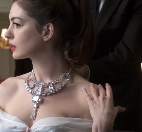 Η πραγματική ιστορία πίσω από το πολυτιμότερο κολιέ με διαμάντια του Cartier - Πως το φόρεσε η Anne Hathaway (φωτό) - Κυρίως Φωτογραφία - Gallery - Video