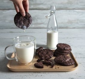 O Άκης Πετρετζίκης φτιάχνει λαχταριστά Cookies σοκολάτας - Ότι πρέπει για το πρωινό  - Κυρίως Φωτογραφία - Gallery - Video