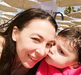 Αλίκη Κατσαβού: Ευτυχισμένες στιγμές με τον γιο της Φοίβο στην παραλία - Το τρυφερό στιγμιότυπο (Φωτό)  - Κυρίως Φωτογραφία - Gallery - Video
