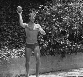 Vintage φωτογραφίες: 1981 ο Χάρισον Φορντ μόλις 39 ετών σε προσωπικές στιγμές στην βίλα του στο Λος Άντζελες