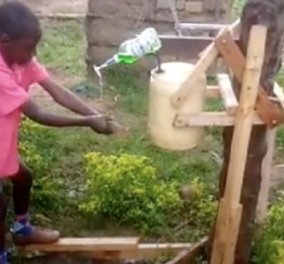 9χρονο αγόρι από την Κένυα έφτιαξε ειδικό μηχάνημα πλυσίματος χεριών κατά του κορωνοϊού & βραβεύτηκε (βίντεο) - Κυρίως Φωτογραφία - Gallery - Video