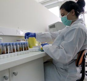 Κορωνοϊός: Συμφωνία της ΕΕ με Pfizer & BioNTech για 200+ 100 εκατ. δόσεις του εμβολίου- Πότε θα είναι διαθέσιμες οι πρώτες, πότε θα ξεκινήσουν οι διευρυμένοι εμβολιασμοί - Κυρίως Φωτογραφία - Gallery - Video