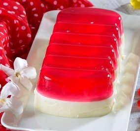 Το πιο δροσερό γλυκό από τη Ντίνα Νικολάου: Δίχρωμο καλοκαιρινό ζελέ βανίλια - φράουλα - Κυρίως Φωτογραφία - Gallery - Video