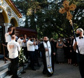 Κηδεία Γιάννη Πουλόπουλου: Η Ελλάδα αποχαιρέτισε τον σπουδαίο καλλιτέχνη - Πλήθος κόσμου στο τελευταίο ''αντίο'' 