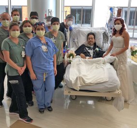 Story of the day: Ο κορωνοϊός δεν τον σταμάτησε από το να παντρευτεί την αγαπημένη του - O Carlos ντύθηκε γαμπρός στο πλευρό της Grace μέσα στο νοσοκομείο (φωτό) - Κυρίως Φωτογραφία - Gallery - Video