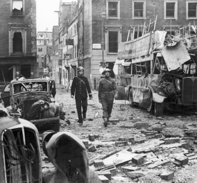 Συγκλονιστική φωτό ντοκουμέντο από τον βομβαρδισμό του Λονδίνου  πριν από 80 χρόνια  - Οι Ναζί Γερμανοί κατέστρεψαν το Big Ben  - Κυρίως Φωτογραφία - Gallery - Video