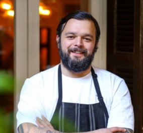 Ο αγαπημένος chef Νίκος Θωμάς στην Κρήτη: Υπογράφει τη νέα γαστρονομική ταυτότητα  στο πολυβραβευμένο Kapsaliana Village Hotel - Δημιουργικό twist & φρέσκα λαχανικά  από τα μποστάνια του χωριού (Φωτό & Βίντεο)  - Κυρίως Φωτογραφία - Gallery - Video