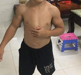 10χρονο αγόρι από το Βιετνάμ έχει το πιο καλογυμνασμένο σώμα που έχετε δει - Οι κοιλιακοί του είναι καλύτεροι και από αθλητή   - Κυρίως Φωτογραφία - Gallery - Video