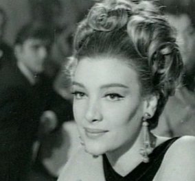 Μαθήτρια η Μάρω Κοντού: Η vintage φωτογραφία με την αειθαλή συμπαθέστατη ηθοποιό του ελληνικού σινεμά (Φωτό)  - Κυρίως Φωτογραφία - Gallery - Video