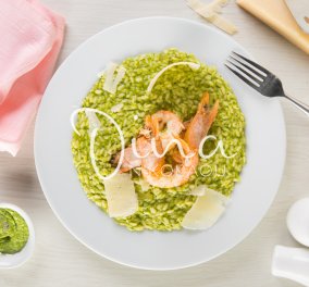 H Nτίνα Νικολάου μας φτιάχνει: Πράσινο ριζότο με γαρίδες - Ένα υπέροχο πιάτο