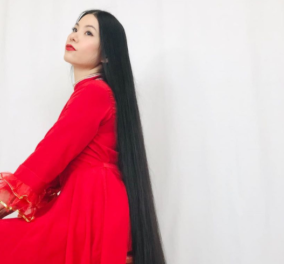 Σύγχρονη Ραπουνζέλ: Γιαπωνέζα μακραίνει τα μαλλιά της εδώ και 15 χρόνια - Αδιανόητες εικόνες μιας εκκεντρικής 