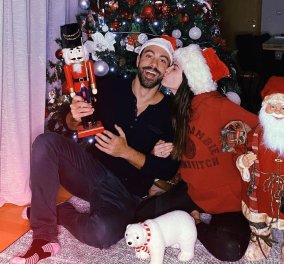 Σάκης Τανιμανίδης - Χριστίνα Μπόμπα: Τα πρώτα Χριστούγεννα στην Ελλάδα – Σπίτι μου, σπιτάκι μου & ωραίο δεντράκι μου (Φωτό & Βίντεο)  - Κυρίως Φωτογραφία - Gallery - Video