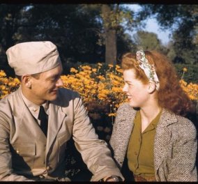  Ο έρωτας το 1940: Σπάνιες έγχρωμες φωτογραφίες ζευγαριών - Φορούν τα καλά τους και βγαίνουν ραντεβού....