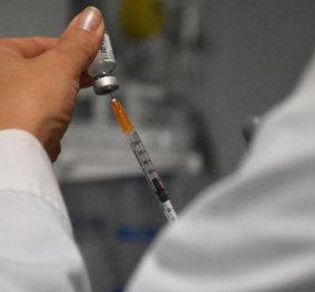 ΕΕ: Άδεια για τη χρησιμοποίηση 6 δόσεων ανά φυαλίδιο του εμβολίου των Pfizer/BioNTech
